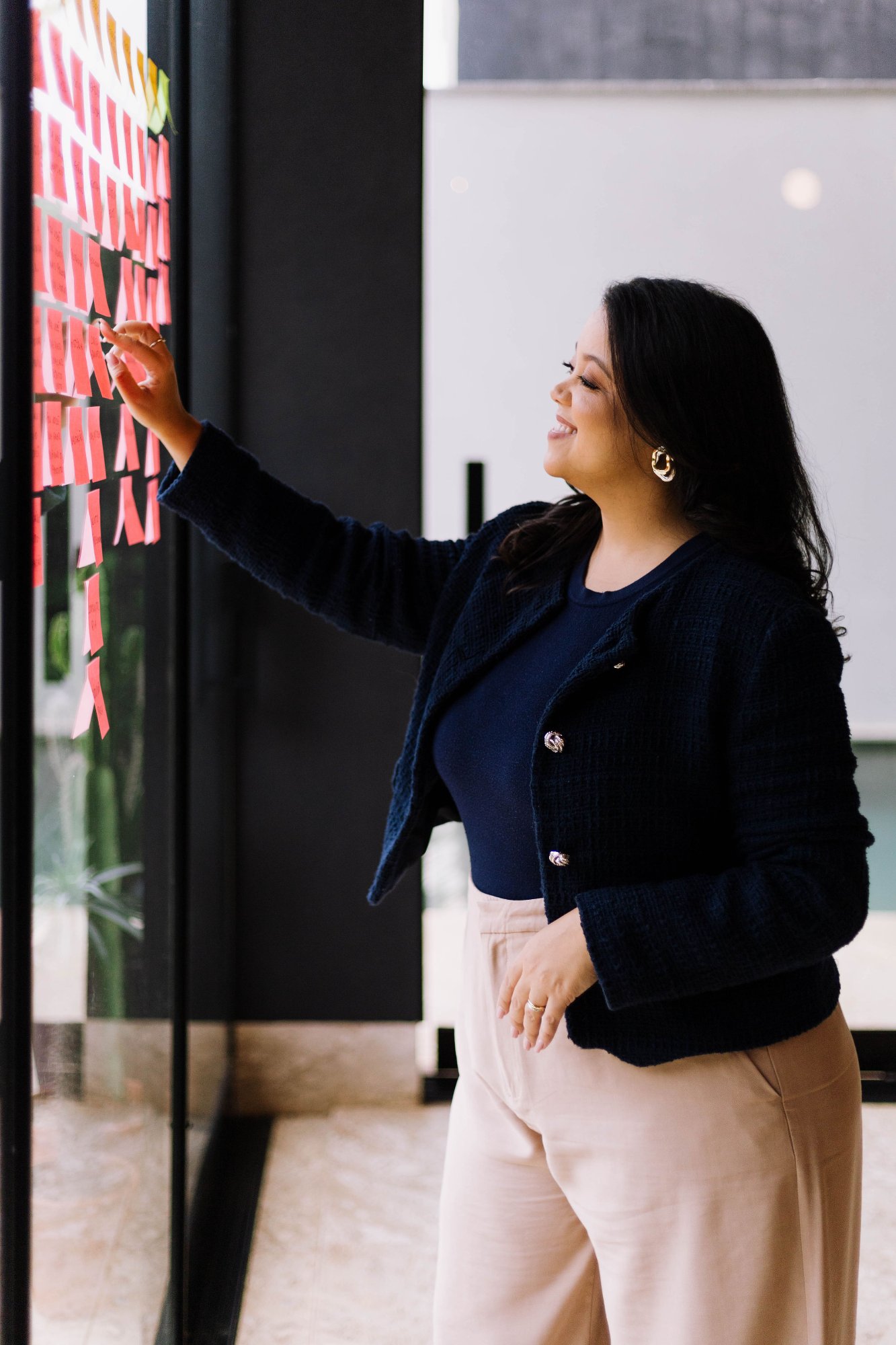 Fernanda Leal trabalhando ao vivo